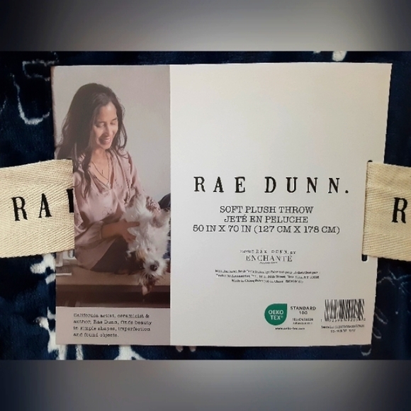 Rae Dunn Snow Throw Blanket - Picture 4 of 10